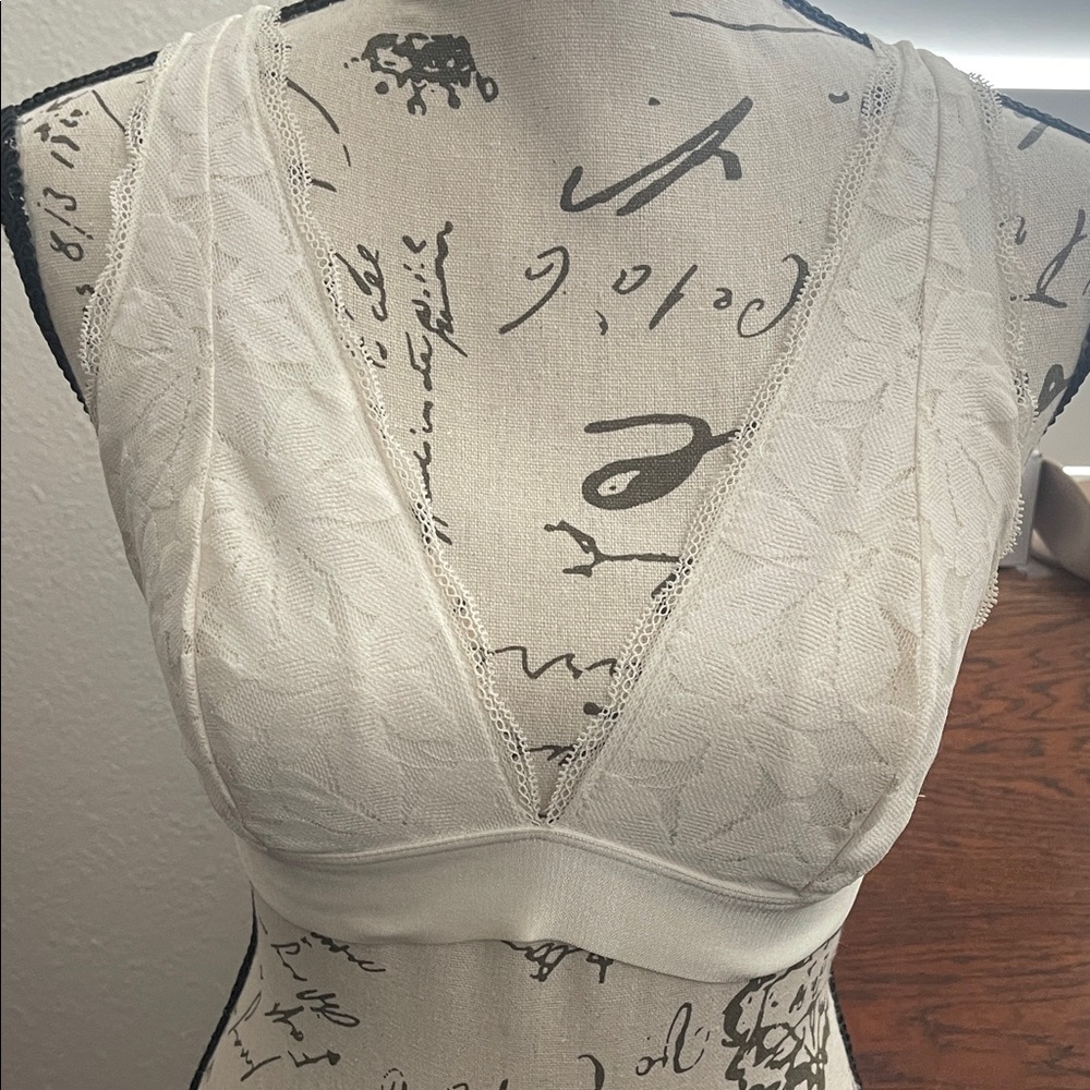 PINK Victoria's Secret Lace Bralette in Cream